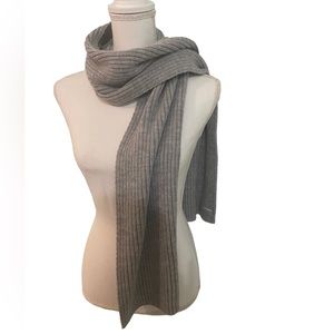 PINK Victoria’s Secret knit scarf